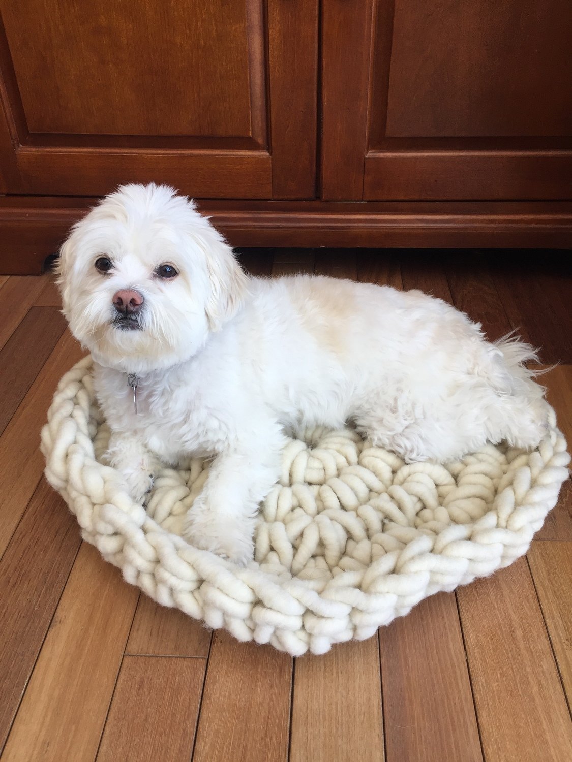 Pet Bed, Super Chunky Knit White